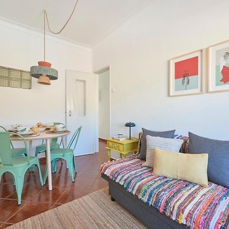 Central & Sunny 2Br Apt Near Beach, By Timecooler 塞图巴尔 外观 照片