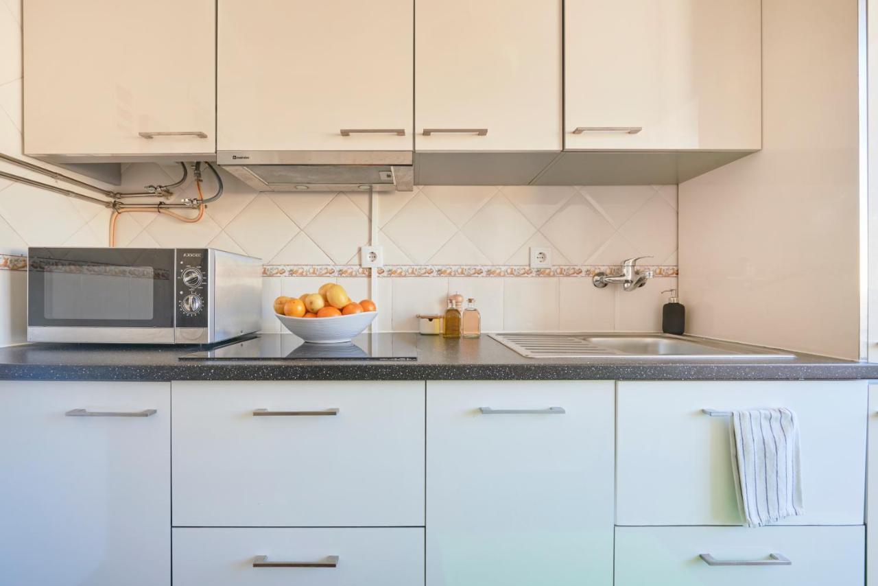 Central & Sunny 2Br Apt Near Beach, By Timecooler 塞图巴尔 外观 照片